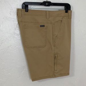 Columbia Cargo Chino flat front Sand shorts size 38 EUC